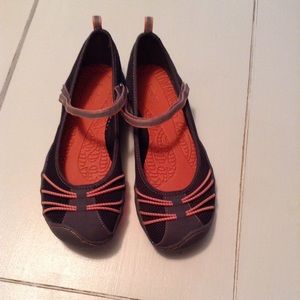 Bare Feet Design By Jambu "Alley" Mary Janes 8.5